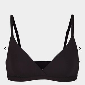 NWT skims fits everybody triangle bra
